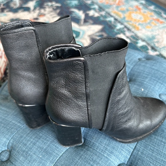 KENNETH COLE leather booties - Picture 4 of 5